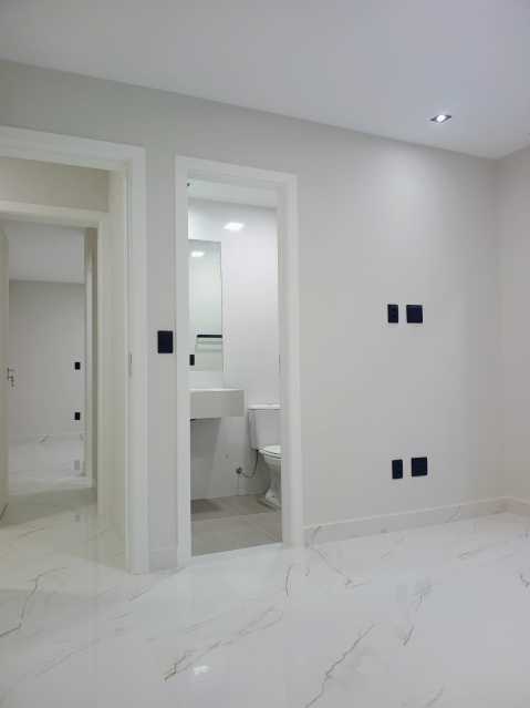 Casa de Condomínio à venda e aluguel com 4 quartos, 305m² - Foto 19