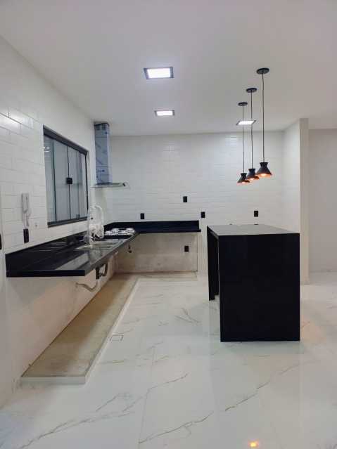 Casa de Condomínio à venda e aluguel com 4 quartos, 305m² - Foto 3