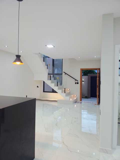 Casa de Condomínio à venda e aluguel com 4 quartos, 305m² - Foto 2
