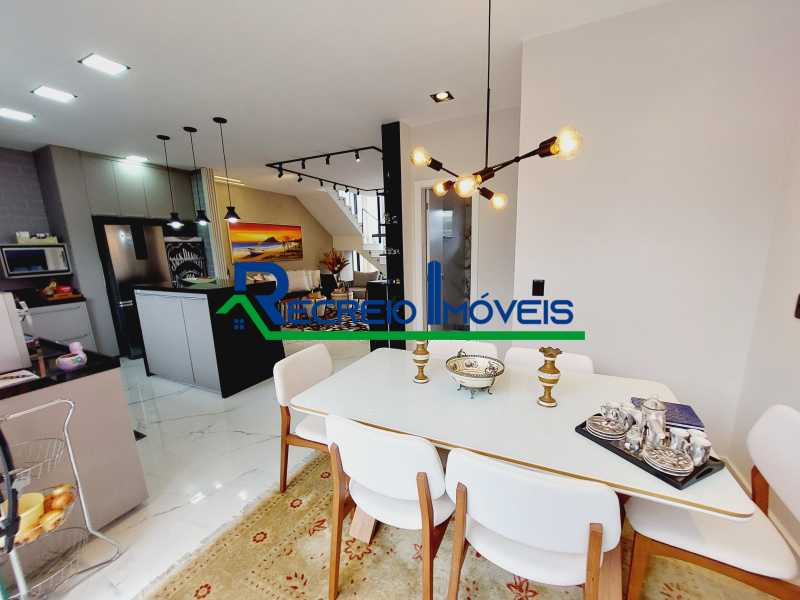 Casa de Condomínio à venda com 4 quartos, 305m² - Foto 4