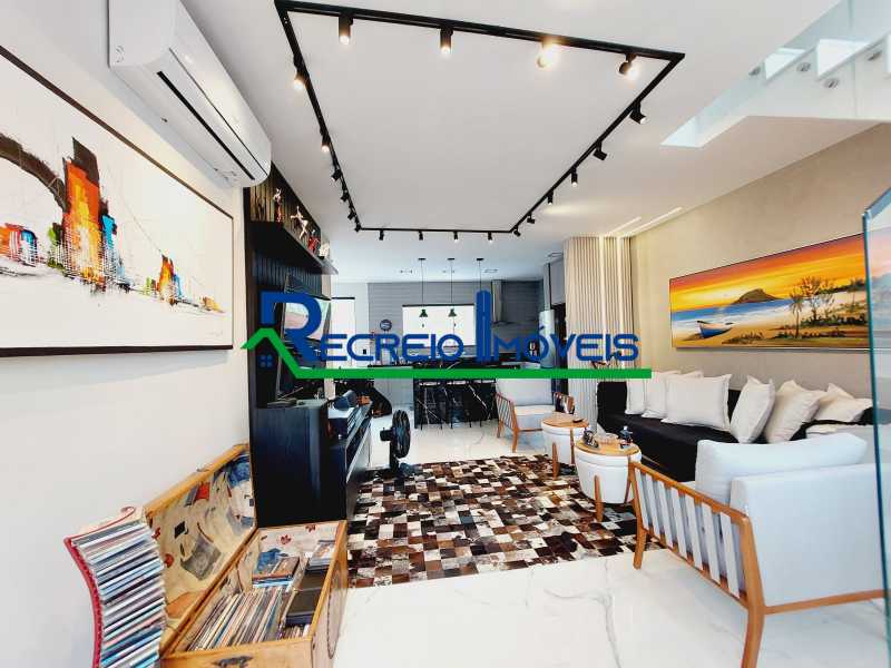 Casa de Condomínio à venda com 4 quartos, 305m² - Foto 2