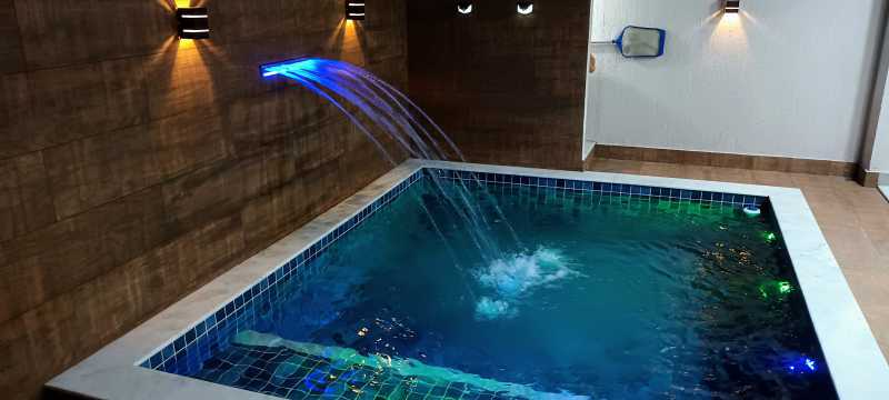 Casa de Condomínio à venda com 4 quartos, 305m² - Foto 4