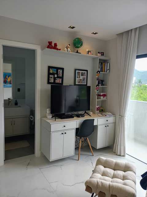 Casa de Condomínio à venda com 4 quartos, 305m² - Foto 15