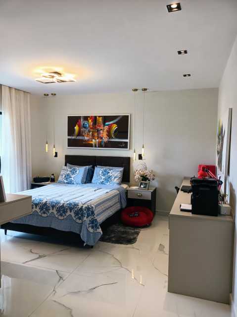 Casa de Condomínio à venda com 4 quartos, 305m² - Foto 13