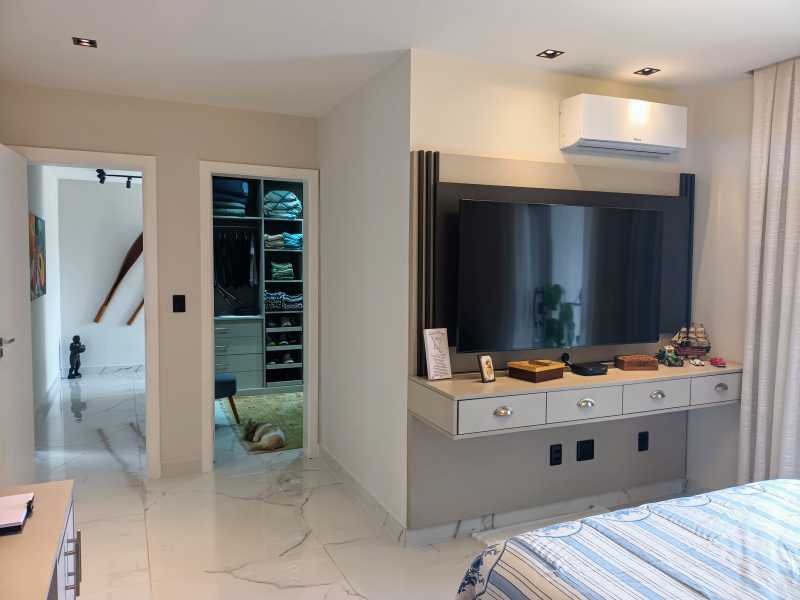 Casa de Condomínio à venda com 4 quartos, 305m² - Foto 18