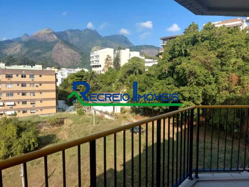 Apartamento à venda com 2 quartos, 66m² - Foto 2