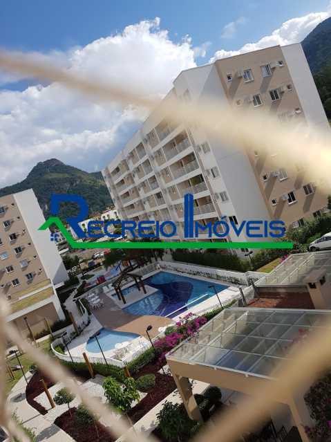 Apartamento à venda com 2 quartos, 68m² - Foto 3