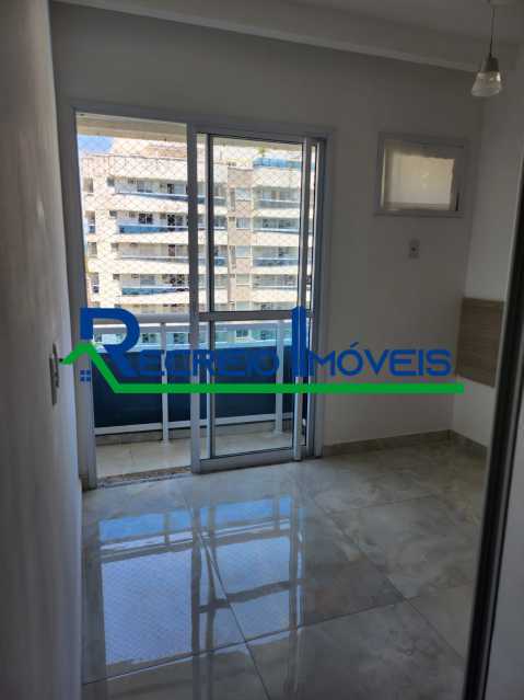 Apartamento à venda com 2 quartos, 70m² - Foto 4