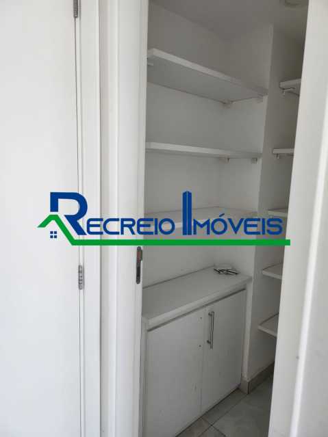 Apartamento à venda com 2 quartos, 70m² - Foto 10