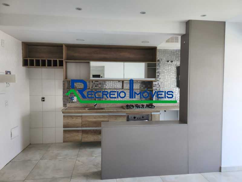 Apartamento à venda com 2 quartos, 70m² - Foto 16