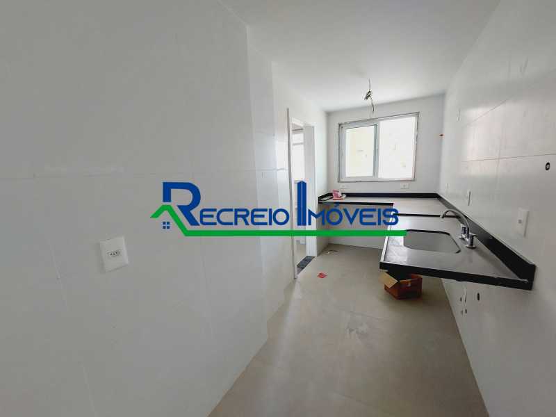 Apartamento à venda com 3 quartos, 159m² - Foto 23