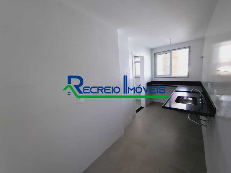 Apartamento à venda com 3 quartos, 159m² - Foto 18