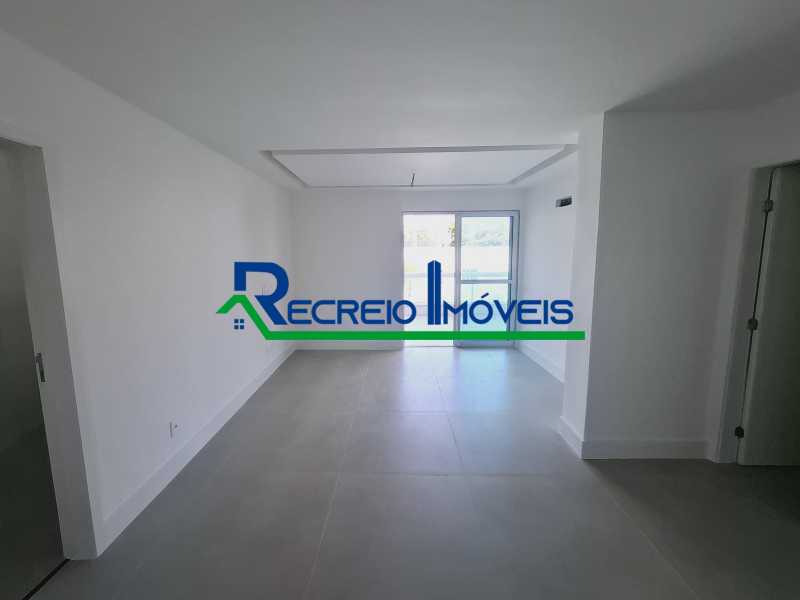 Apartamento à venda com 3 quartos, 159m² - Foto 8