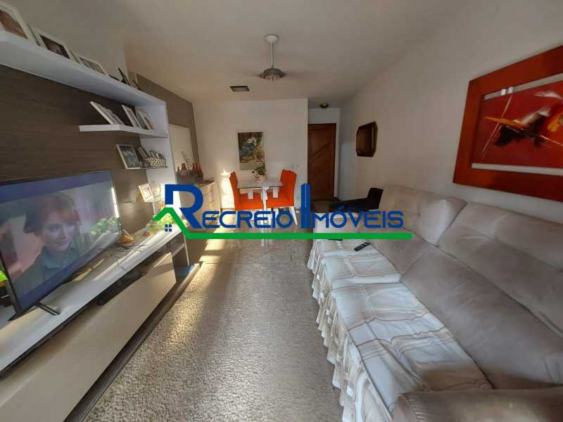 Apartamento à venda com 3 quartos, 95m² - Foto 2