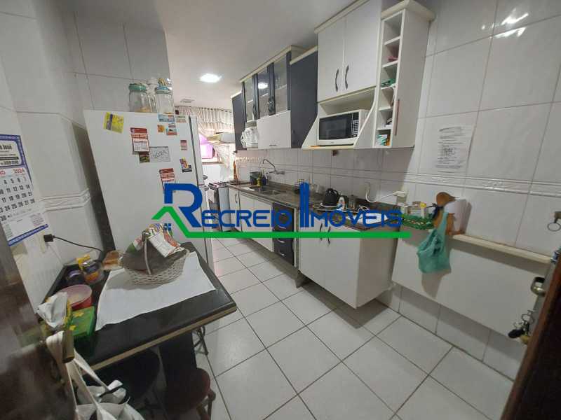 Apartamento à venda com 3 quartos, 95m² - Foto 17