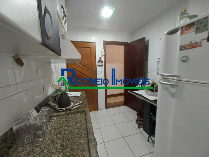 Apartamento à venda com 3 quartos, 95m² - Foto 18