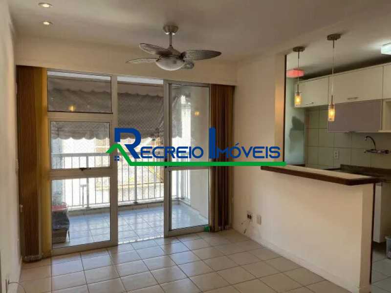 Apartamento à venda com 2 quartos, 64m² - Foto 2