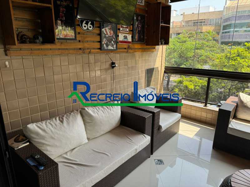 Apartamento à venda com 3 quartos, 118m² - Foto 4