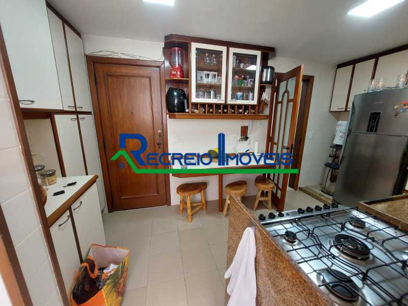 Apartamento à venda com 3 quartos, 154m² - Foto 23