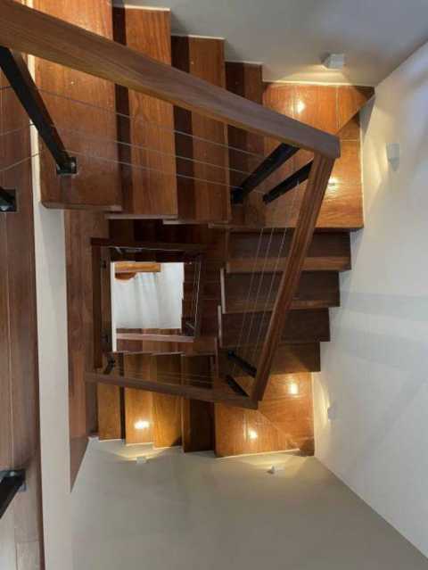 Casa de Condomínio à venda com 4 quartos, 228m² - Foto 4