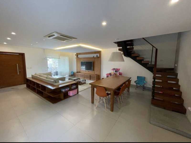 Casa de Condomínio à venda com 4 quartos, 228m² - Foto 9
