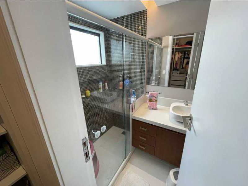 Casa de Condomínio à venda com 4 quartos, 228m² - Foto 19