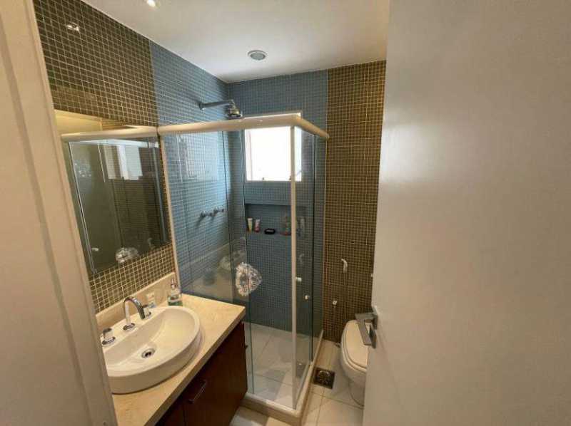 Casa de Condomínio à venda com 4 quartos, 228m² - Foto 21