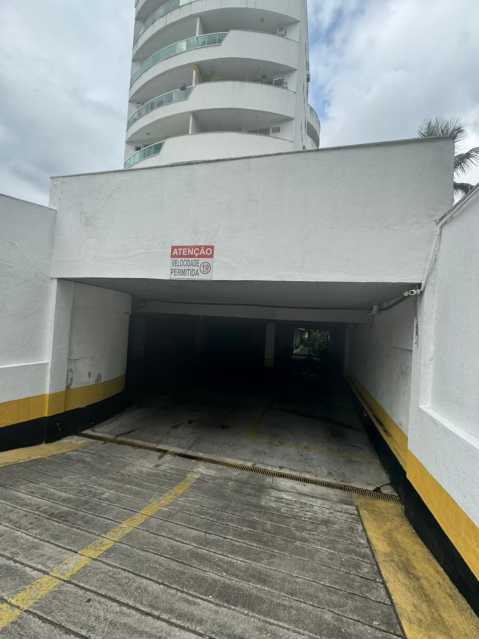 Apartamento à venda com 2 quartos, 75m² - Foto 3