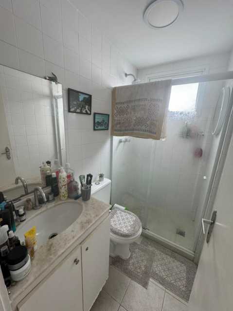 Apartamento à venda com 2 quartos, 75m² - Foto 11