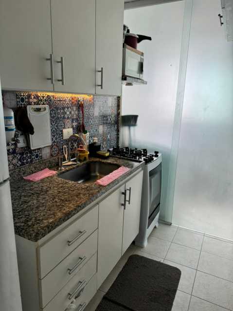 Apartamento à venda com 2 quartos, 75m² - Foto 13