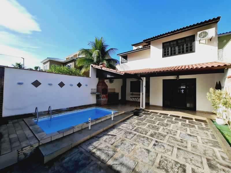Casa de Condomínio à venda com 3 quartos, 197m² - Foto 4