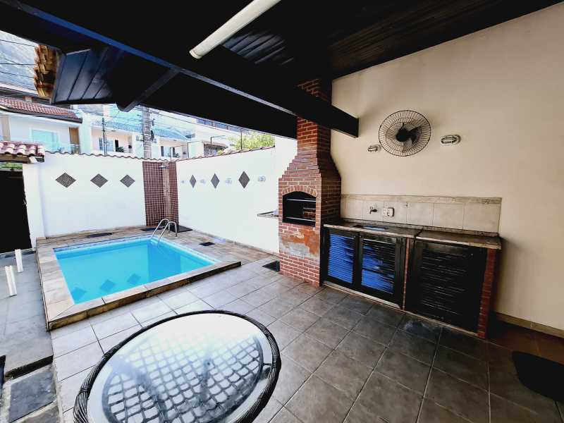 Casa de Condomínio à venda com 3 quartos, 197m² - Foto 5