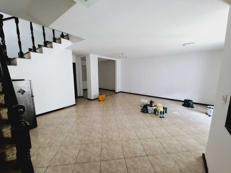 Casa de Condomínio à venda com 3 quartos, 197m² - Foto 9