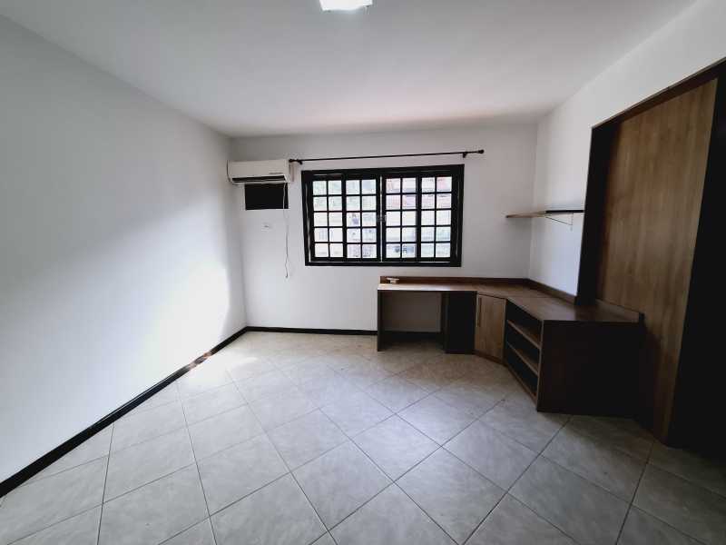 Casa de Condomínio à venda com 3 quartos, 197m² - Foto 18