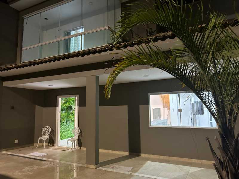 Casa de Condomínio à venda com 3 quartos, 280m² - Foto 1