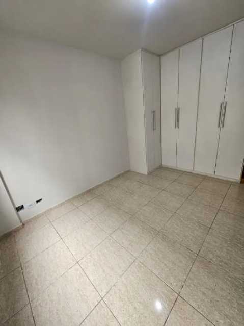 Apartamento à venda com 2 quartos, 67m² - Foto 7