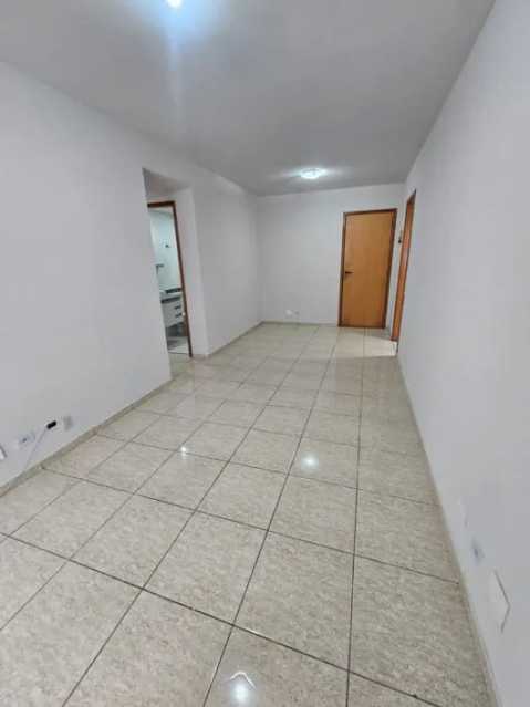 Apartamento à venda com 2 quartos, 67m² - Foto 12