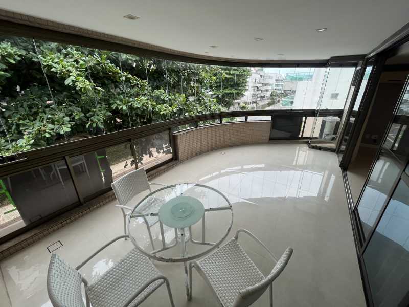 Apartamento, 3 quartos, 193 m² - Foto 1