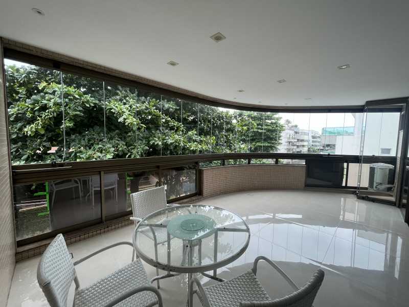 Apartamento, 3 quartos, 193 m² - Foto 2