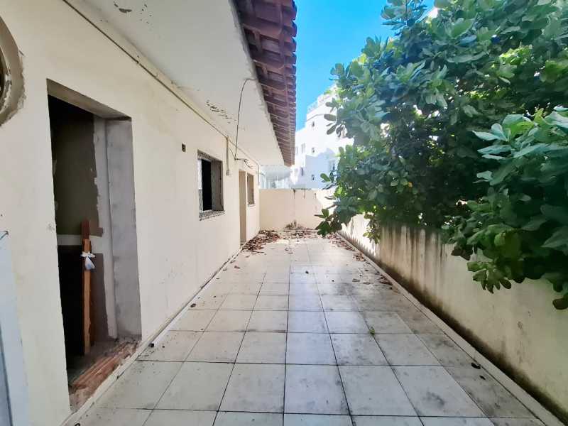 Casa, 7 quartos, 582 m² - Foto 3