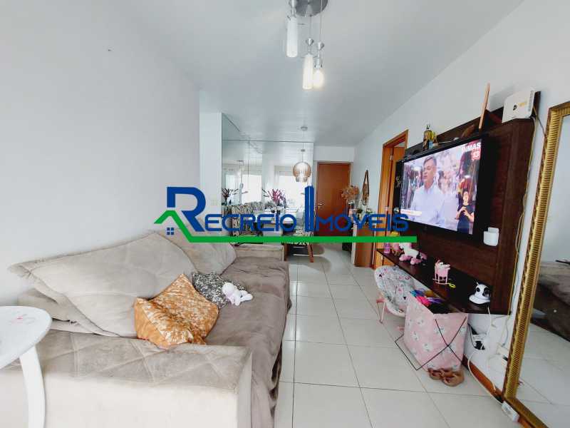 Apartamento à venda com 2 quartos, 73m² - Foto 2