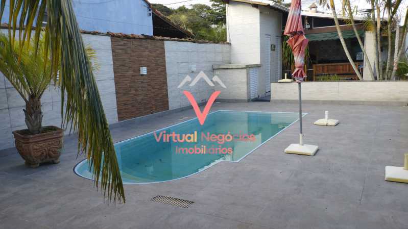 Casa à venda com 3 quartos, 230m² - Foto 2