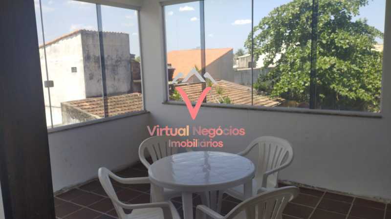 Casa à venda com 6 quartos, 260m² - Foto 2