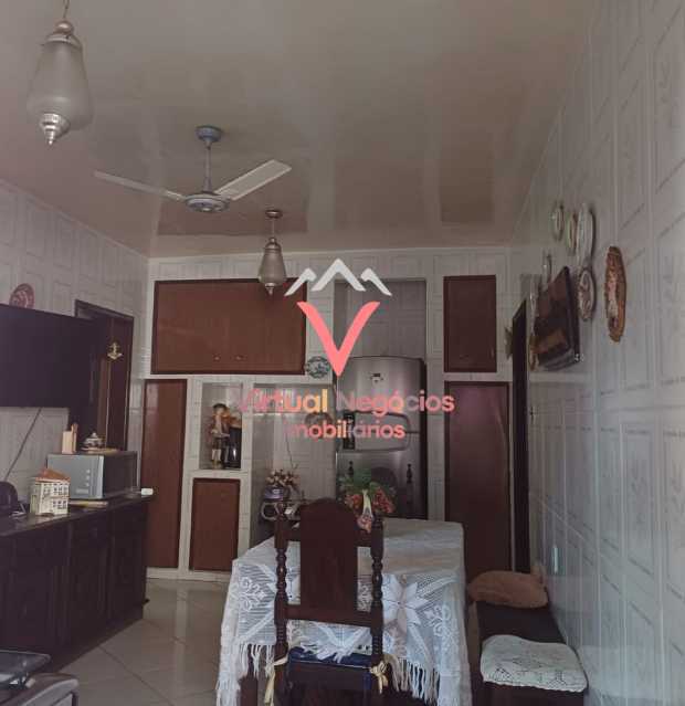 Casa à venda com 5 quartos, 210m² - Foto 2