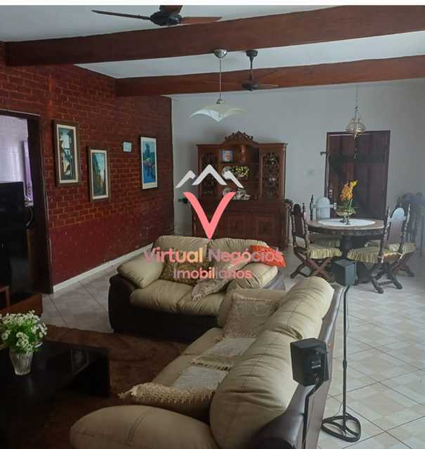 Casa à venda com 5 quartos, 210m² - Foto 14