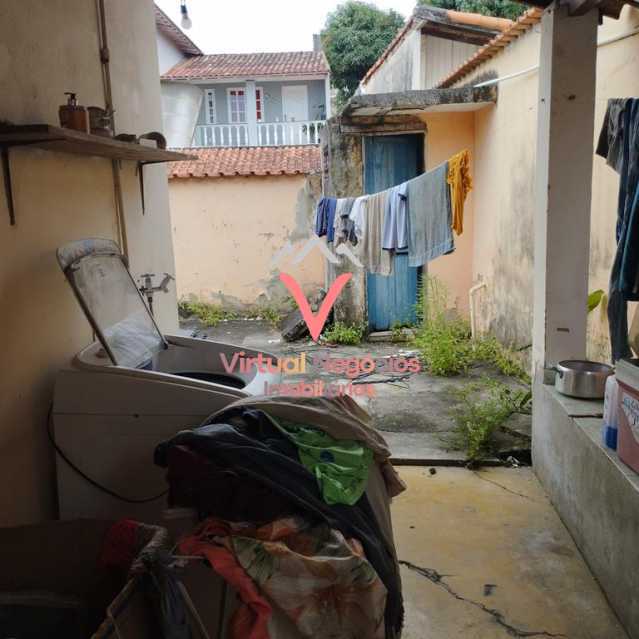 Casa à venda com 2 quartos, 60m² - Foto 13
