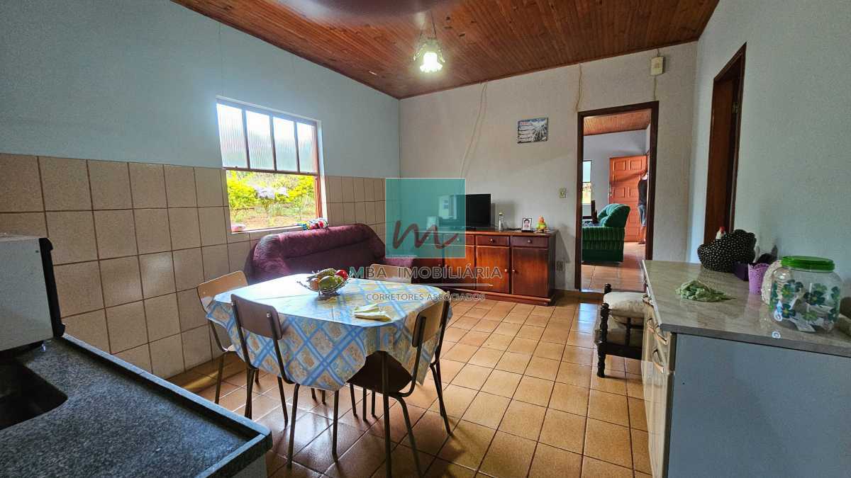 Sítio à venda com 4 quartos, 180m² - Foto 9