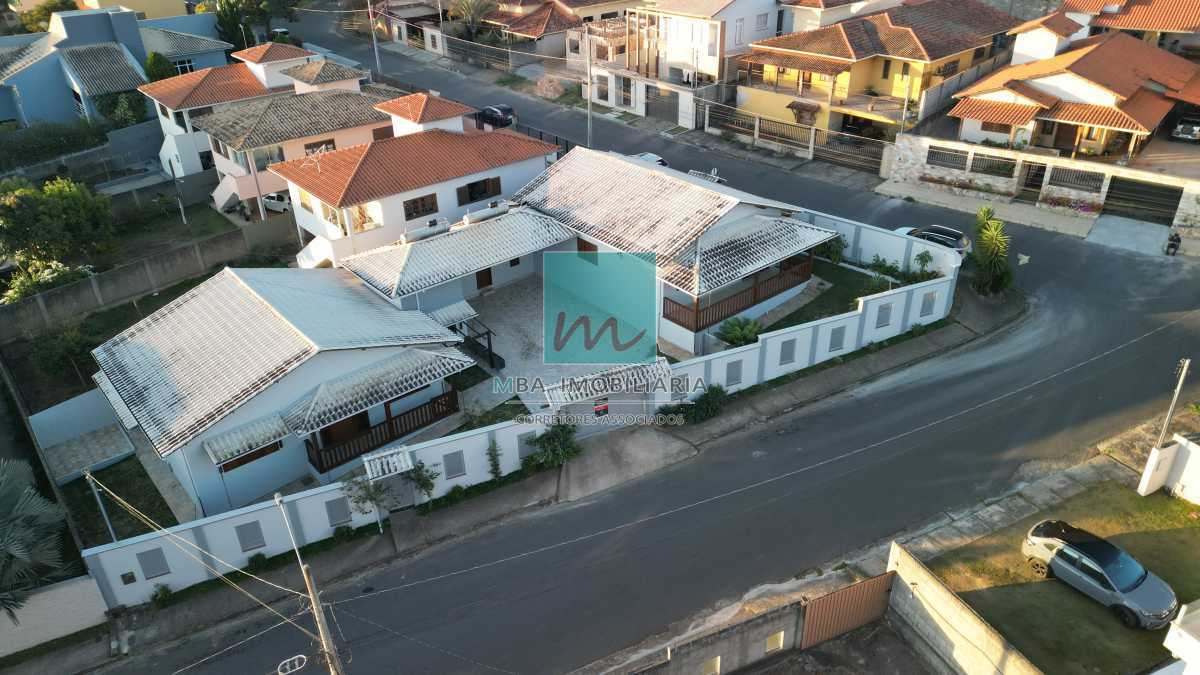 Casa de Condomínio à venda com 5 quartos, 380m² - Foto 2