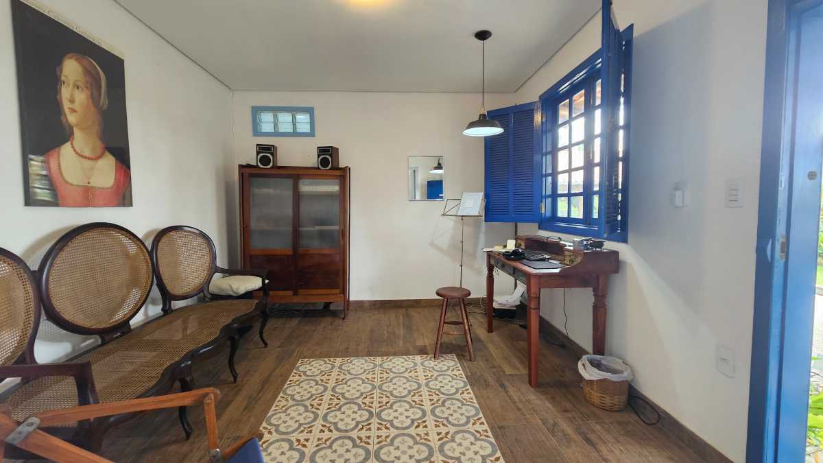 Casa à venda com 6 quartos, 140m² - Foto 4