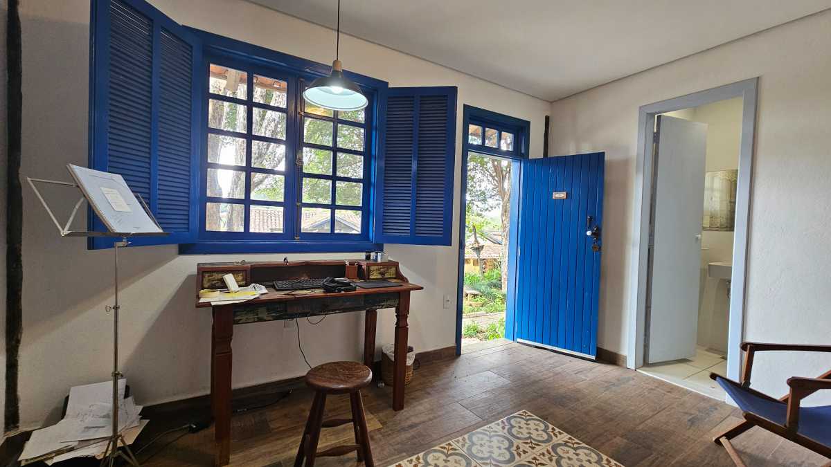 Casa à venda com 6 quartos, 140m² - Foto 5